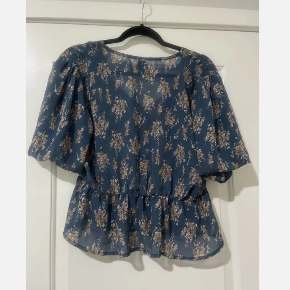 SHEIN L Blue Floral Sheer Short Sleeve Button Detail V-Neck Blouse Shirt Top - Picture 9 of 11